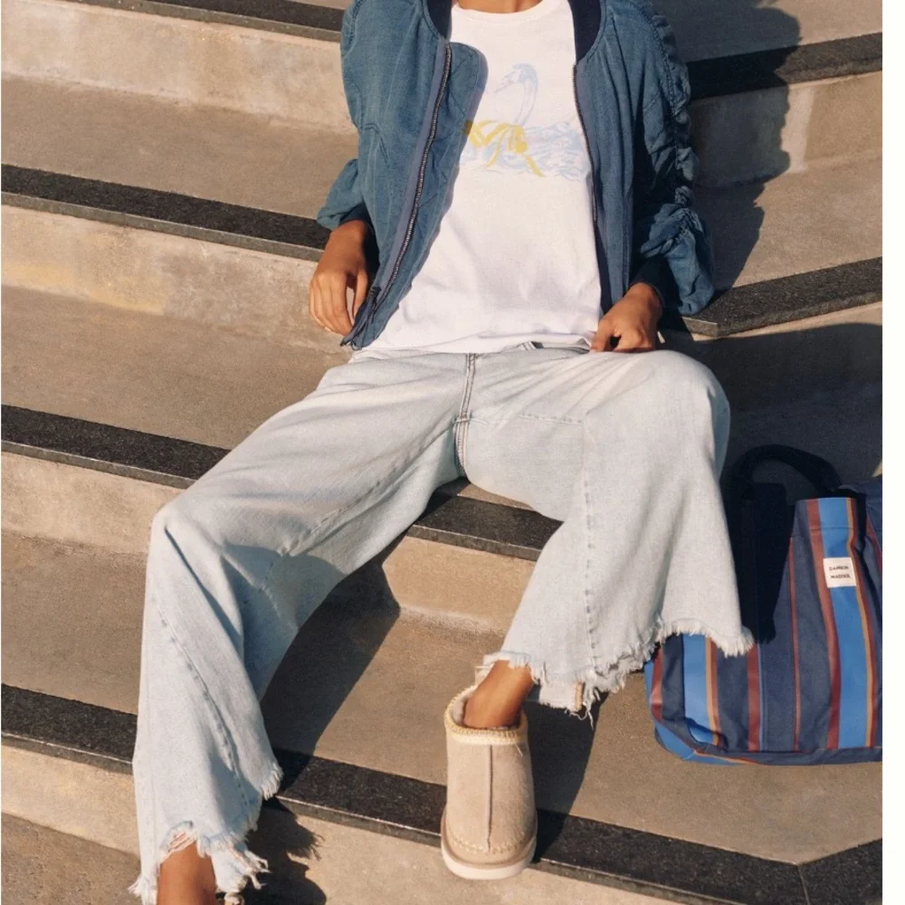 Pulcro Adi Regenerative Cotton Mid-Rise Flare Jeans - Picture 4 of 7